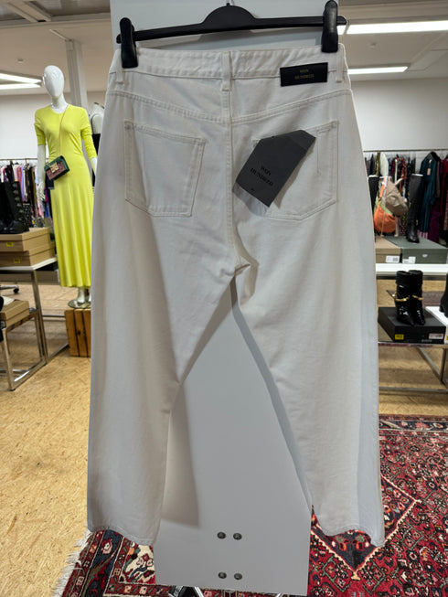 WON HUNDRED JEANS